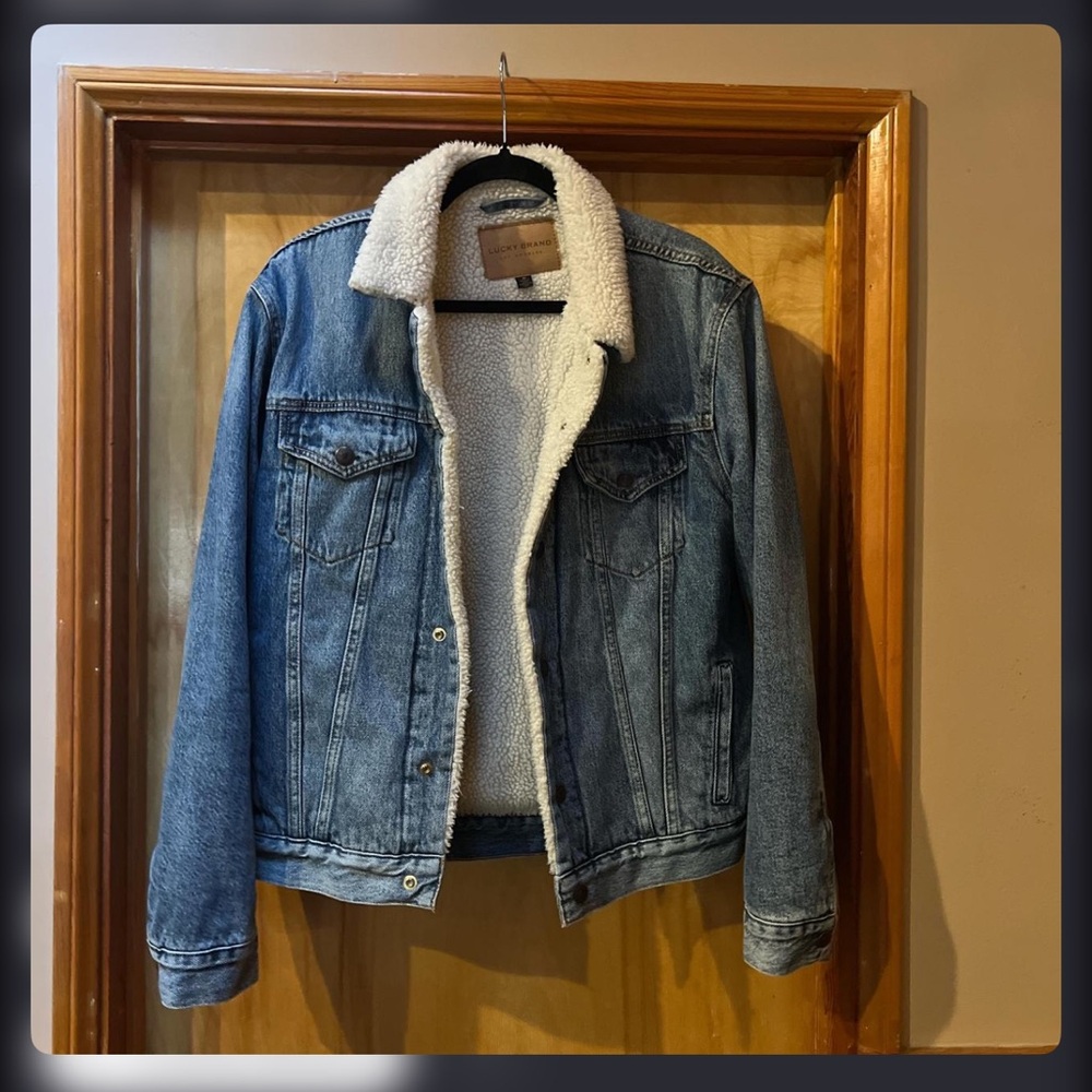 Men’s Lucky Brand Blue Denim Jacket with Cream Sherpa Lining